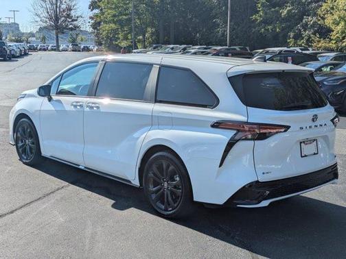 2025 Toyota Sienna XSE 7 Passenger