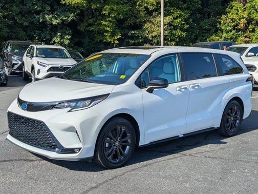 2025 Toyota Sienna XSE 7 Passenger