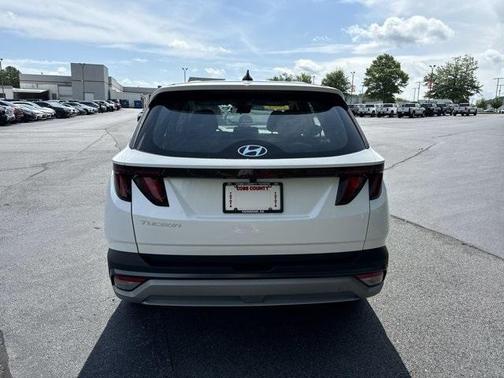 2025 Hyundai TUCSON SE