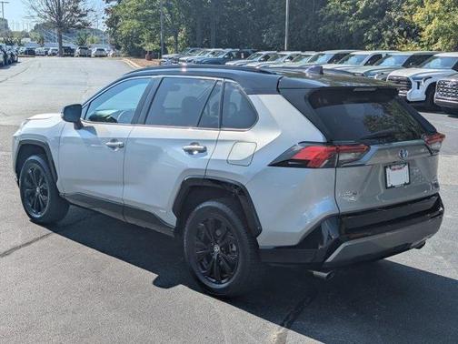 2022 Toyota RAV4 Hybrid SE