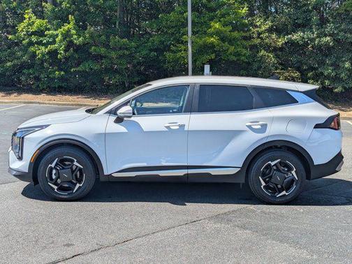 Glacial White Pearl 2026 Kia Sportage EX
