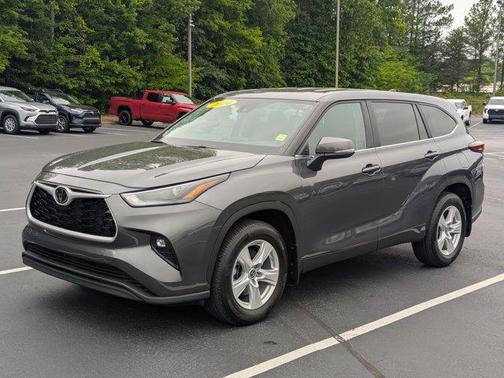 2024 Toyota Highlander LE