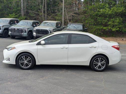 Blizzard Pearl 2018 Toyota Corolla LE