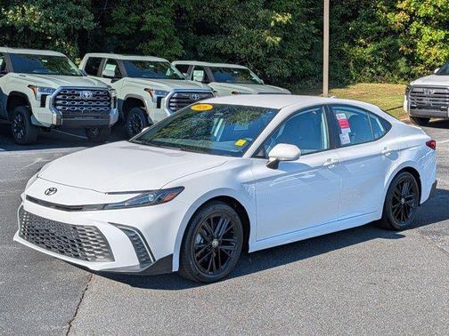 Ice Cap 2026 Toyota Camry SE