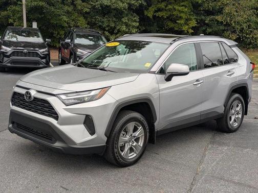 2024 Toyota RAV4 XLE