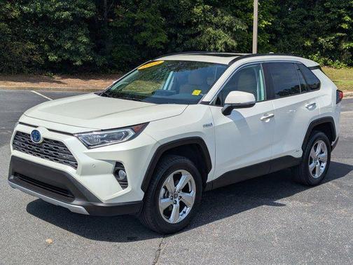 Blizzard Pearl 2021 Toyota RAV4 Hybrid SE