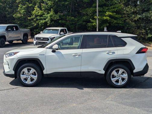 Blizzard Pearl 2021 Toyota RAV4 Hybrid SE