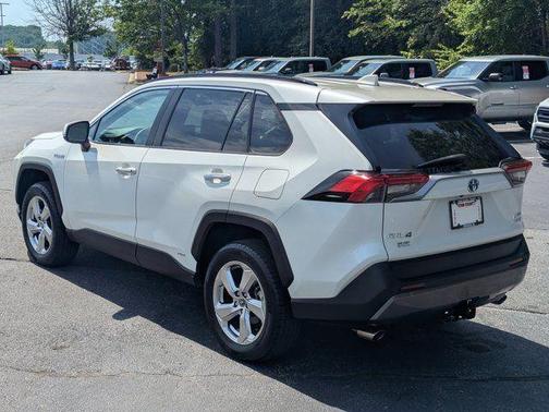 Blizzard Pearl 2021 Toyota RAV4 Hybrid SE