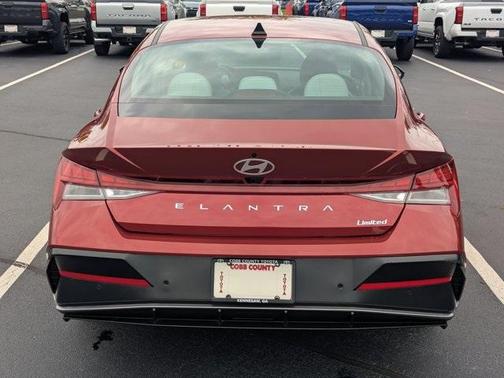 2024 Hyundai ELANTRA Limited
