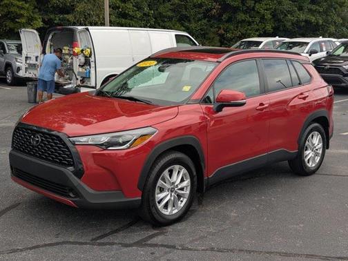 2024 Toyota Corolla Cross LE