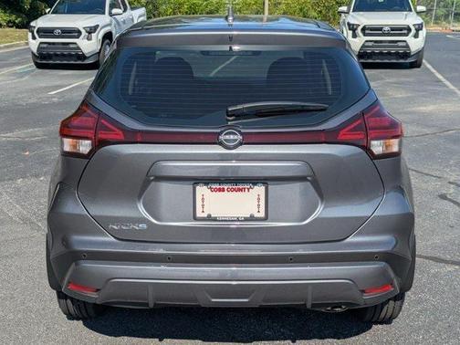 2022 Nissan Kicks S