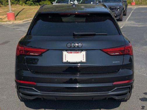 Mythos Black Metallic 2022 Audi Q3 45 S line Premium