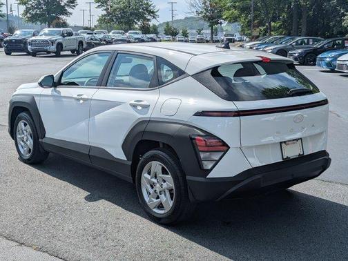 2024 Hyundai KONA SE