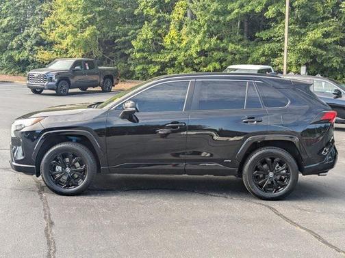 2023 Toyota RAV4 Hybrid SE