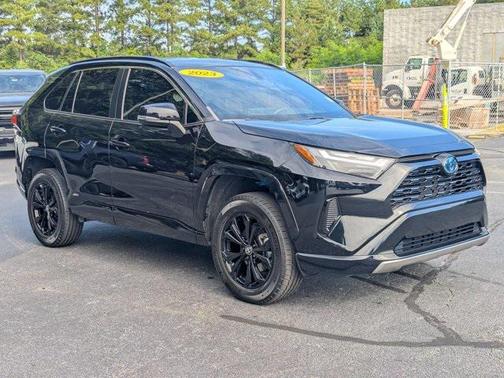 2023 Toyota RAV4 Hybrid SE
