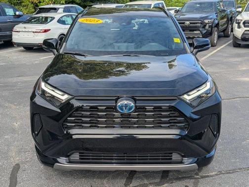 2023 Toyota RAV4 Hybrid SE