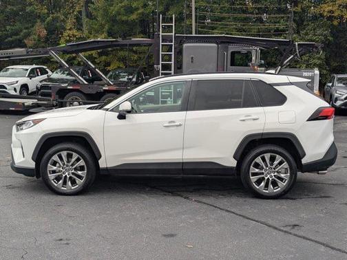 2020 Toyota RAV4 XLE Premium