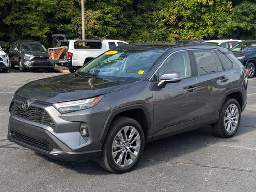 2022 Toyota RAV4 XLE Premium