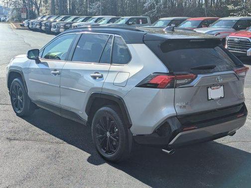 2025 Toyota RAV4 Hybrid SE