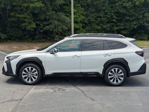 Crystal White Pearl 2024 Subaru Outback Touring XT