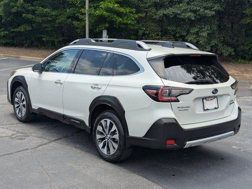 Crystal White Pearl 2024 Subaru Outback Touring XT