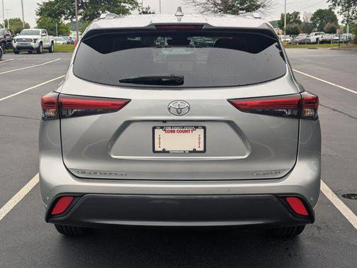 Celestial Silver Metallic 2023 Toyota Highlander Limited