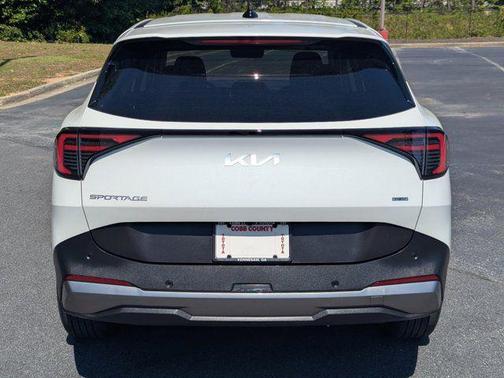 Snow White Pearl 2026 Kia Sportage Hybrid LX