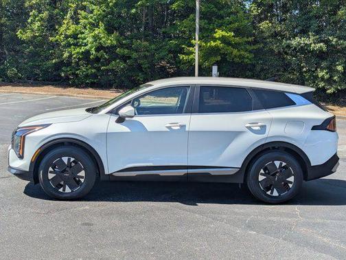 Snow White Pearl 2026 Kia Sportage Hybrid LX