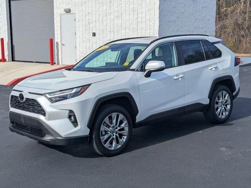 2024 Toyota RAV4 XLE Premium
