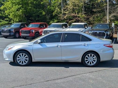 2017 Toyota Camry Hybrid XLE