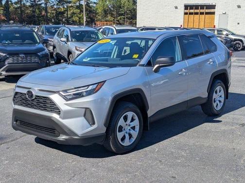2024 Toyota RAV4 LE
