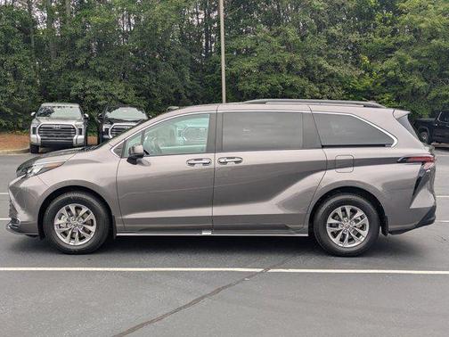 Predawn Gray Mica 2024 Toyota Sienna XLE