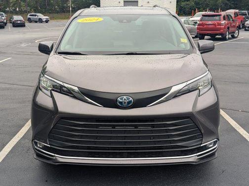 Predawn Gray Mica 2024 Toyota Sienna XLE