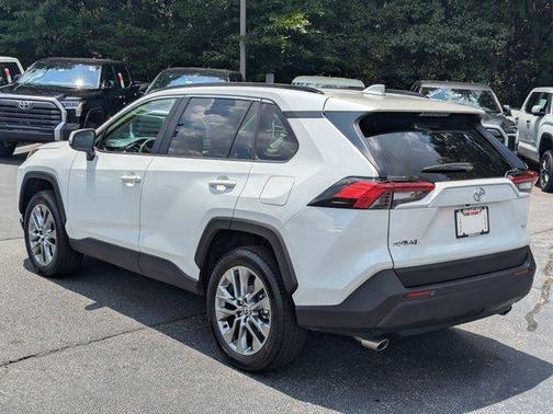 Pearl 2025 Toyota RAV4 XLE Premium