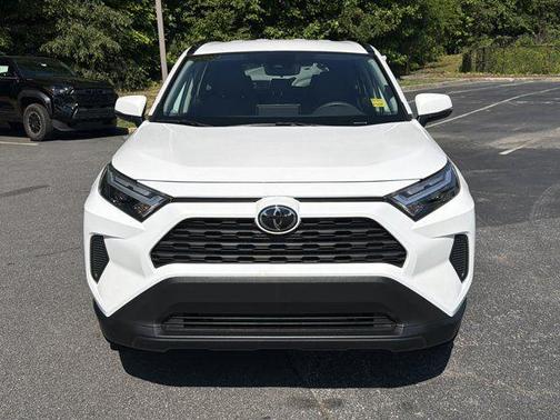 Ice Cap 2023 Toyota RAV4 XLE
