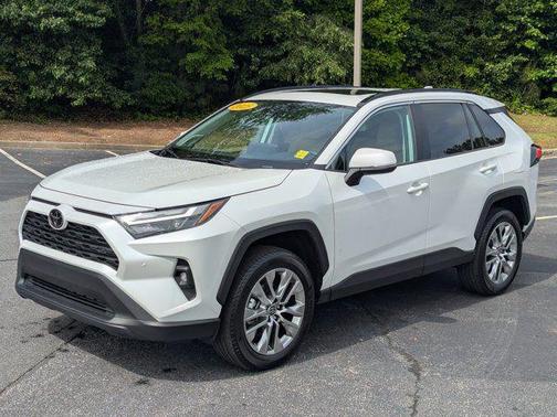Pearl 2025 Toyota RAV4 XLE Premium