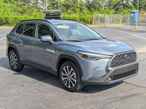 2024 Toyota Corolla Cross XLE