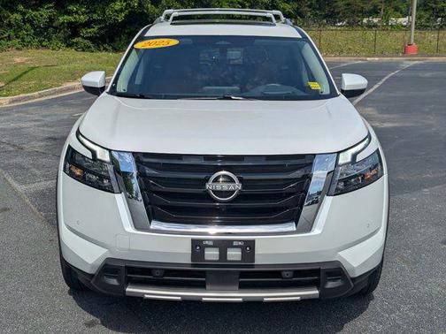 Everest White Pearl Tricoat 2025 Nissan Pathfinder Platinum 4WD