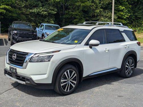 Everest White Pearl Tricoat 2025 Nissan Pathfinder Platinum 4WD