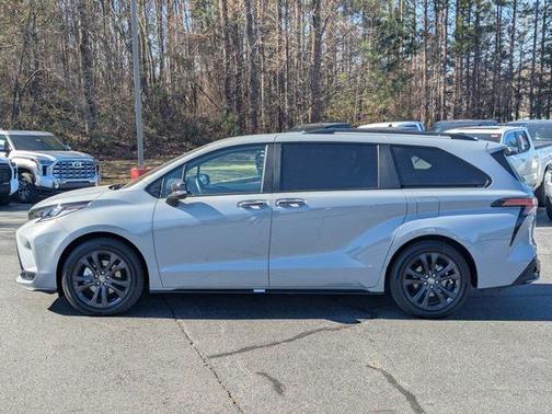 2025 Toyota Sienna XSE 7 Passenger