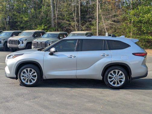 2022 Toyota Highlander Hybrid Limited