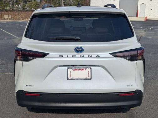 2025 Toyota Sienna XLE