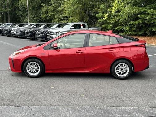 2022 Toyota Prius LE