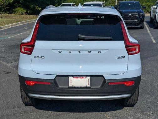 2024 Volvo XC40 B5 Plus Bright Theme