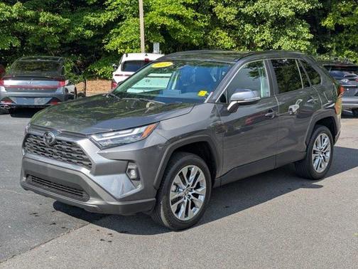 2022 Toyota RAV4 XLE Premium