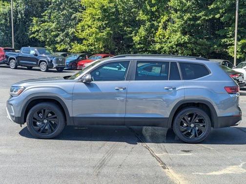 2023 Volkswagen Atlas 3.6L SE w/Technology