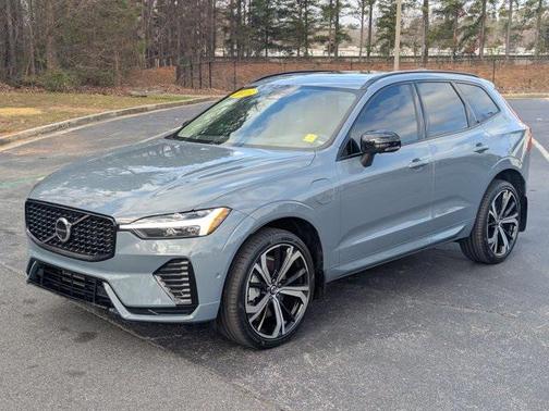 2024 Volvo XC60 Recharge Plug-In Hybrid T8 Ultimate Dark Theme