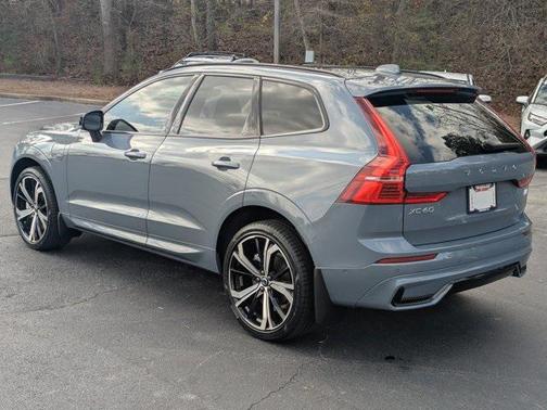 2024 Volvo XC60 Recharge Plug-In Hybrid T8 Ultimate Dark Theme