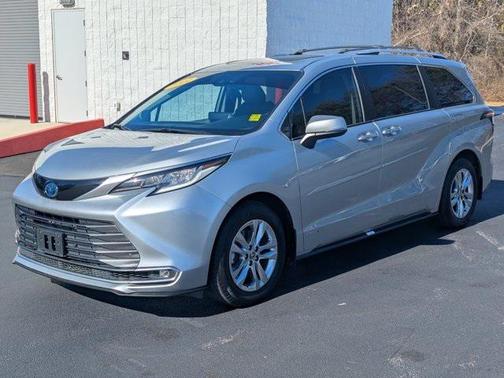 2021 Toyota Sienna Limited 7-Passenger