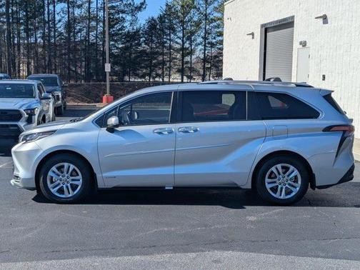 2021 Toyota Sienna Limited 7-Passenger